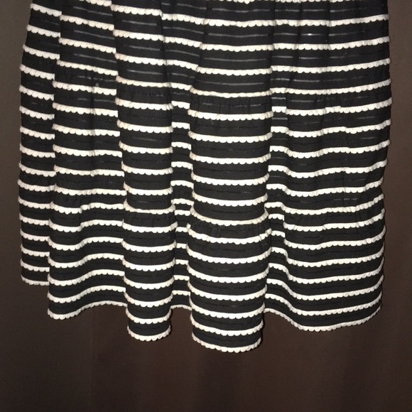 EUC MAX Studio Black and Cream Ribbed Dress - Picture 3 of 6